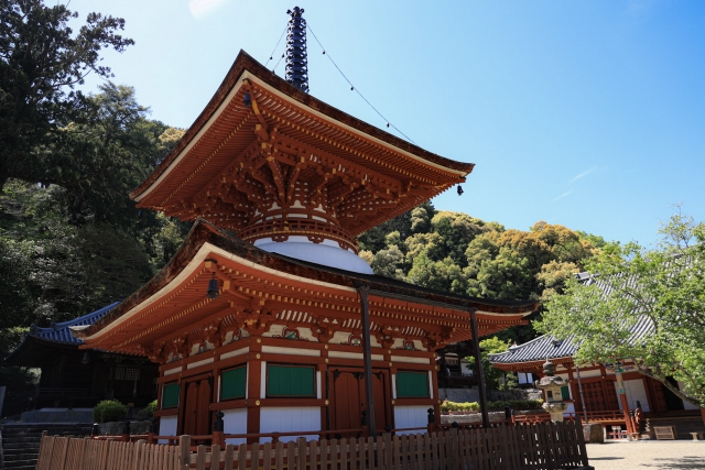 Temple grounds in autumn at Amanosan Kongoji