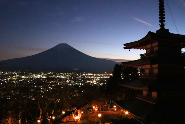 Arakurayama Sengen Park at Night