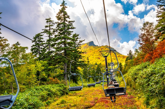 Sounkyo Kurodake Ropeway ascending the cliffs