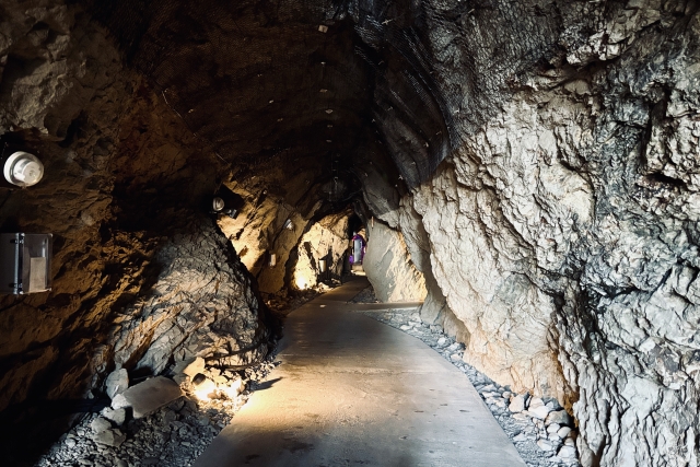 entrance to Enoshima Iwaya Caves