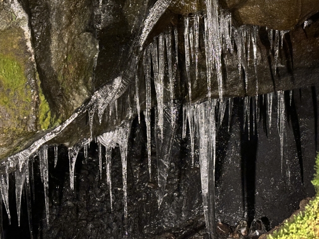 rock formations in Fugaku Wind Cave
