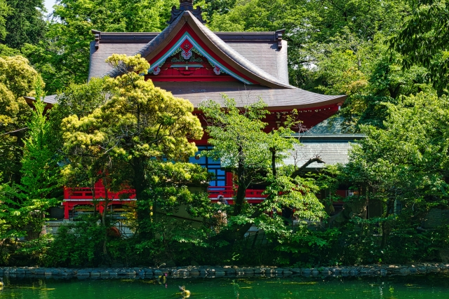 Inokashira Benzaiten and Inokashira Pond