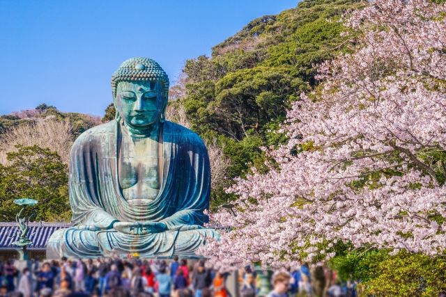 close view of Kamakura Great Buddha