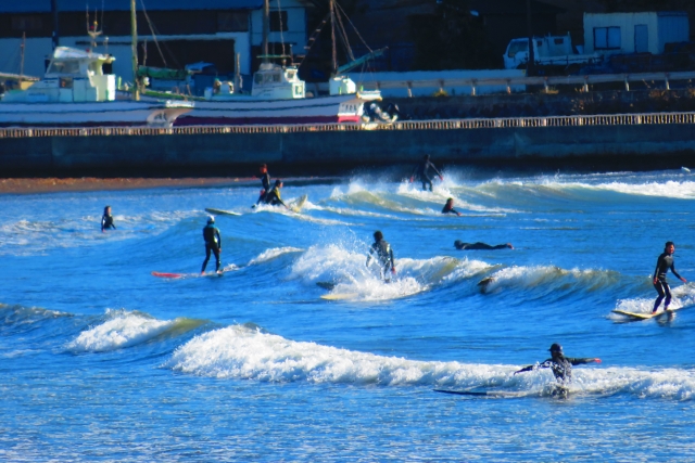 water sports at Katase Higashihama Beach
