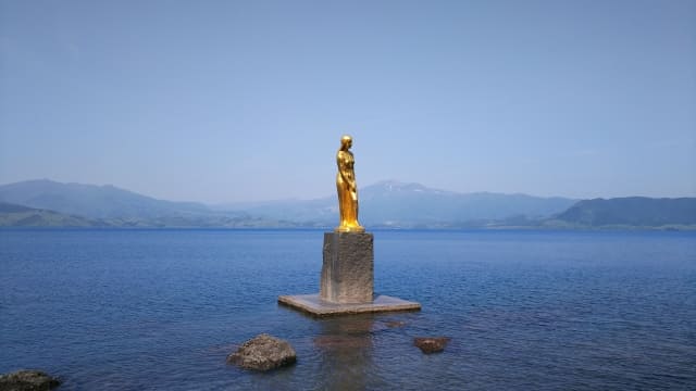 Autumn foliage at Lake Tazawa