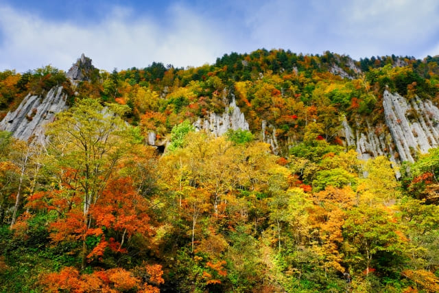 Walking trail along Tenninkyo Gorge