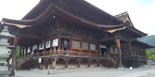 Main hall of Zenkōji Temple